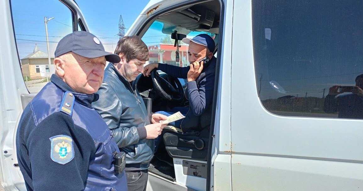 Сотрудники Минтранса Дагестана проверили безопасность пассажирских перевозок в Бабаюртовском районе